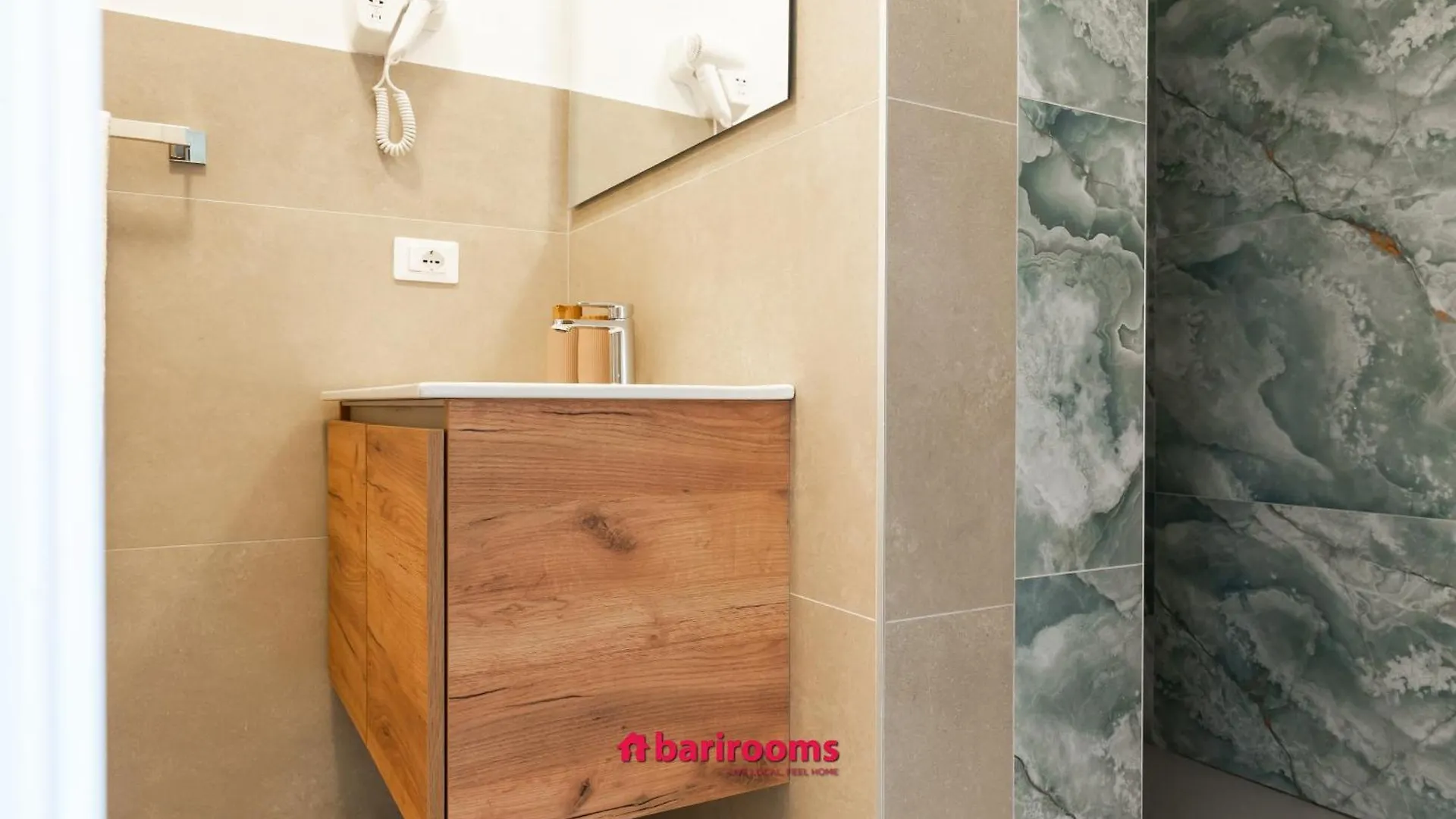 Barirooms - Crisanzio Suites Casa de hóspedes
